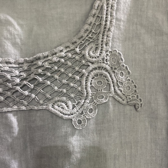 Linen Top - Picture 2 of 5